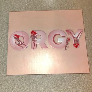 Jeffree star orgy pallette